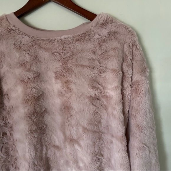 SOLD Blush eyelash sweater - Picture 3 of 8